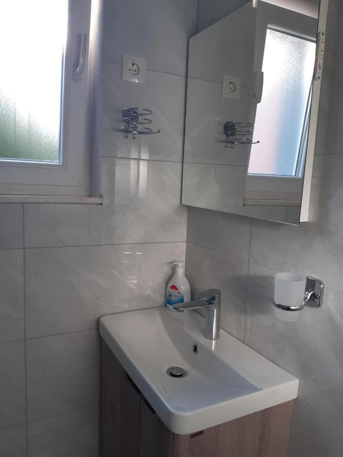 Apartamento Jona - Dugi Rat - Mali Rat Exterior foto